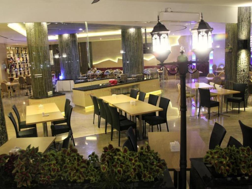 89 Hotel Batam Nagoya Bagian luar foto