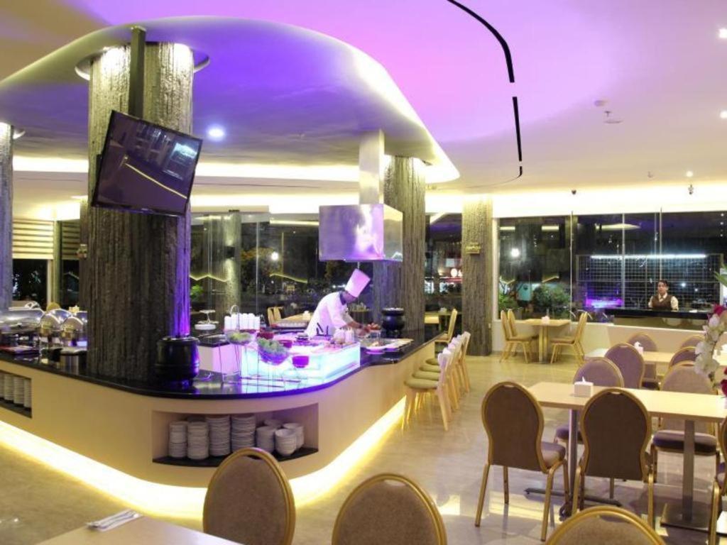 89 Hotel Batam Nagoya Bagian luar foto