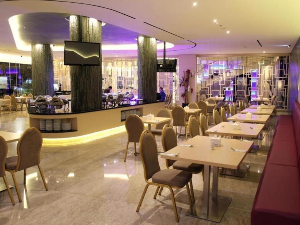 89 Hotel Batam Nagoya Bagian luar foto