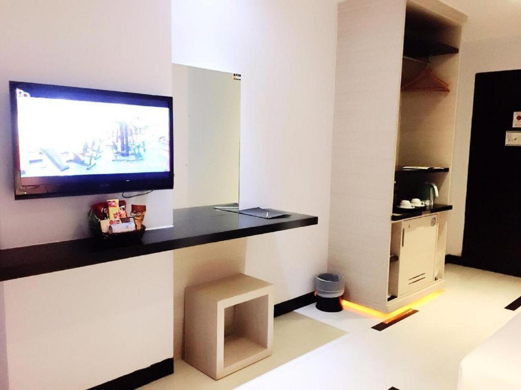 89 Hotel Batam Nagoya Bagian luar foto