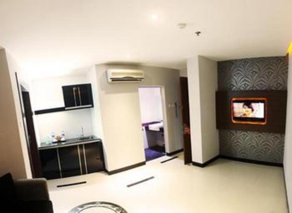 89 Hotel Batam Nagoya Bagian luar foto
