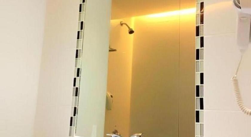 89 Hotel Batam Nagoya Bagian luar foto