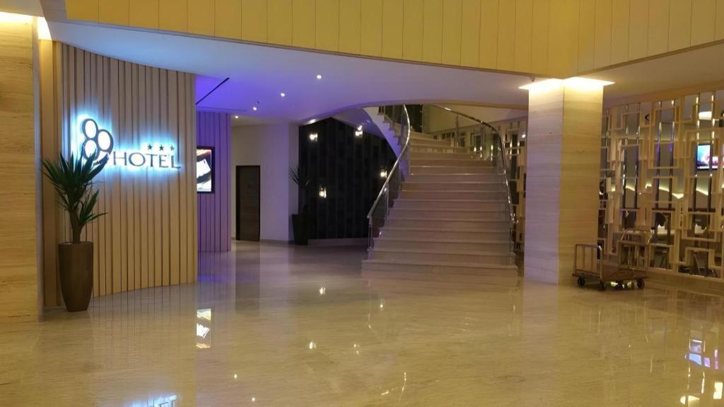 89 Hotel Batam Nagoya Bagian luar foto